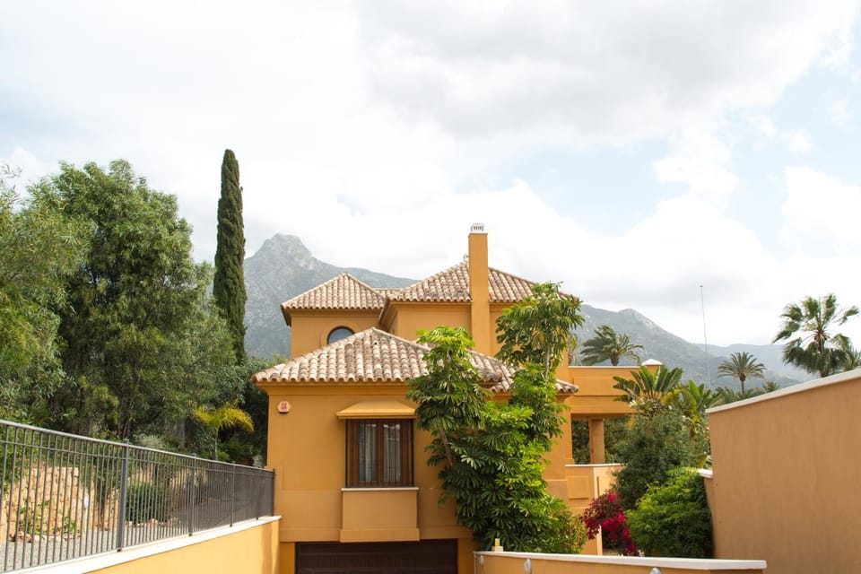 Villa Las Lomas de Marbella House in Marbella