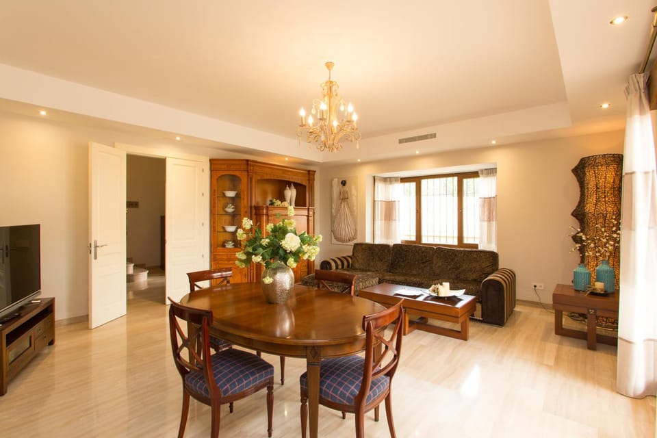 Villa Las Lomas de Marbella House in Marbella