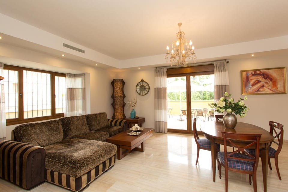 Villa Las Lomas de Marbella House in Marbella