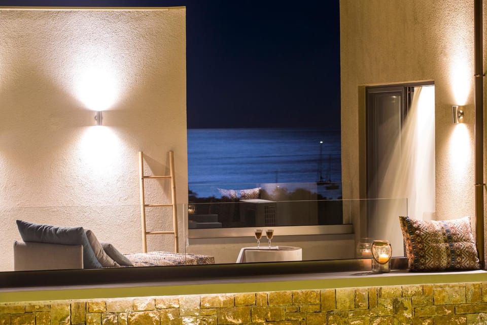 Night, Balcony/Terrace, City view, Garden view, Landmark view, Mountain view, Sea view