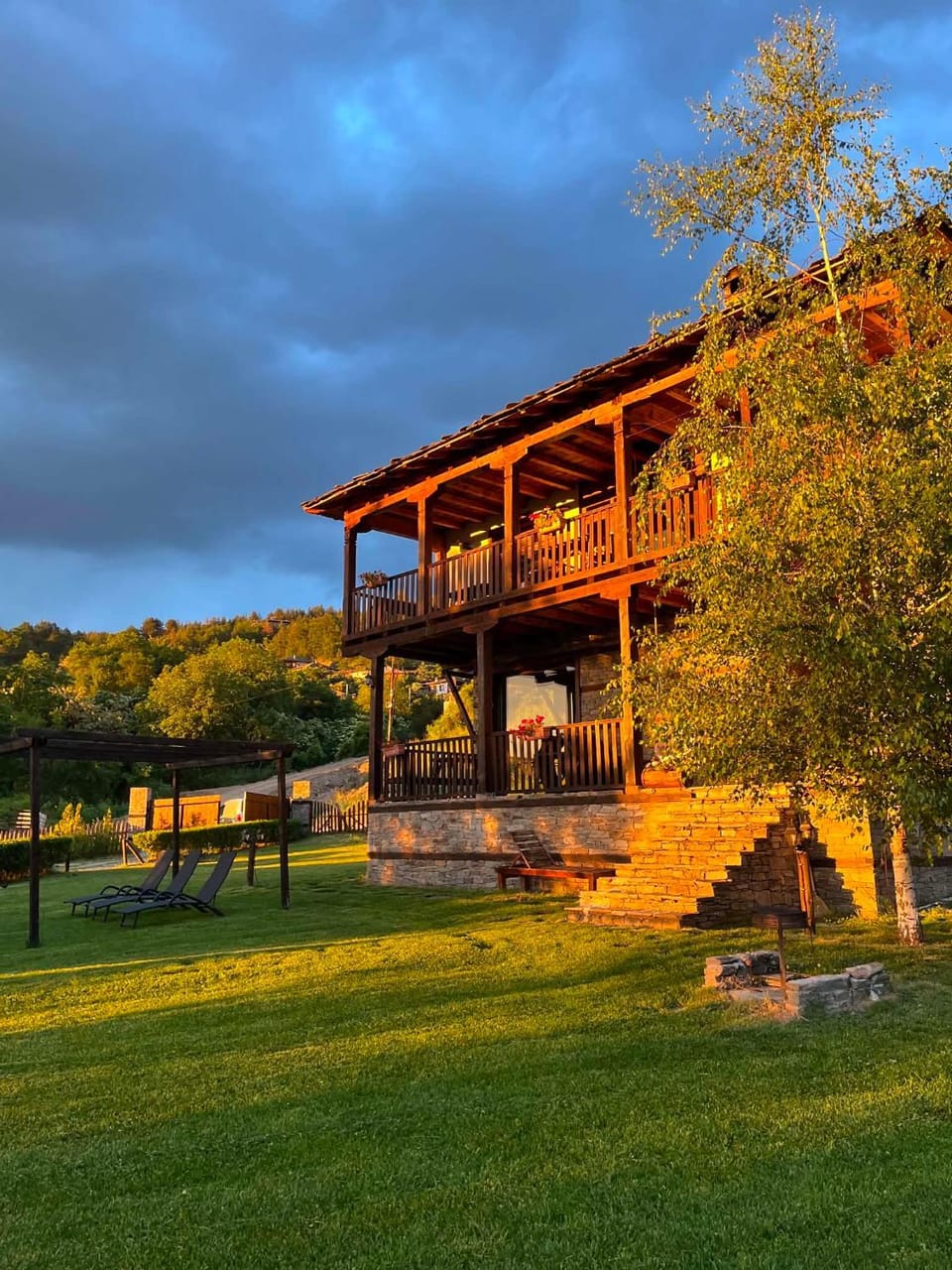 Property building, Natural landscape, Garden, Garden view