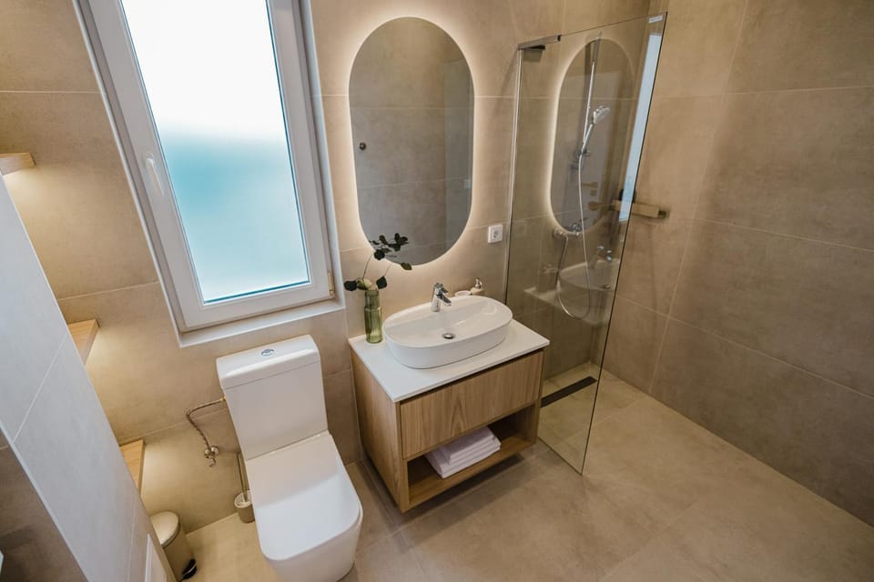 Shower, Bathroom, towels