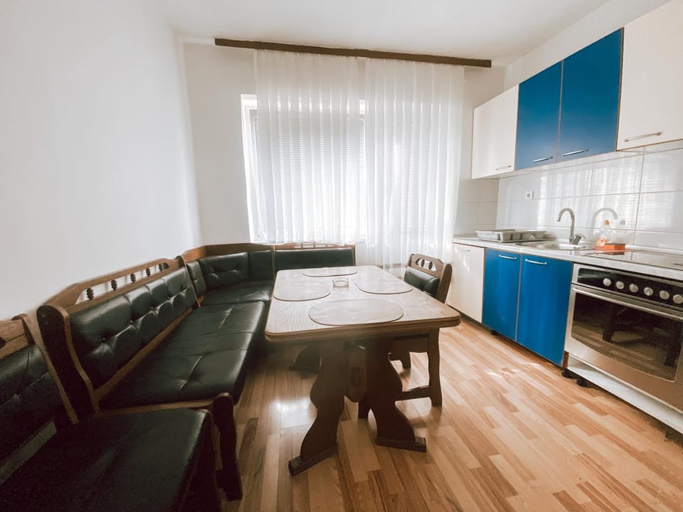 Dining area, Dinner, kitchen