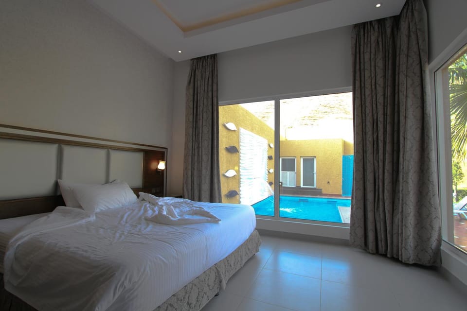 Living room, Pool view