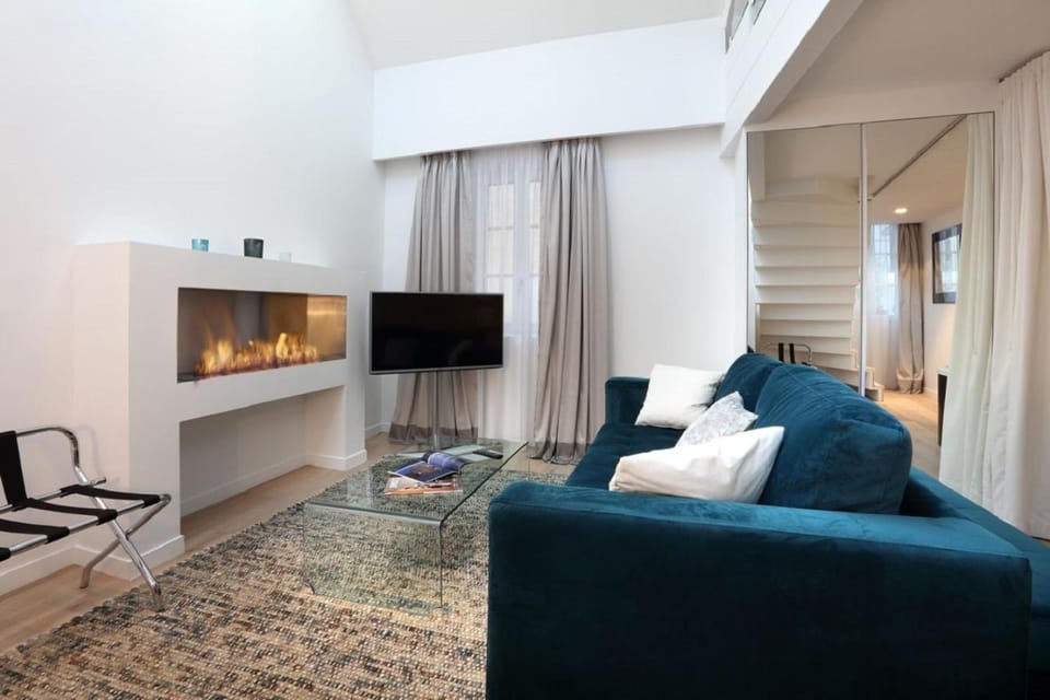 Living room, Seating area