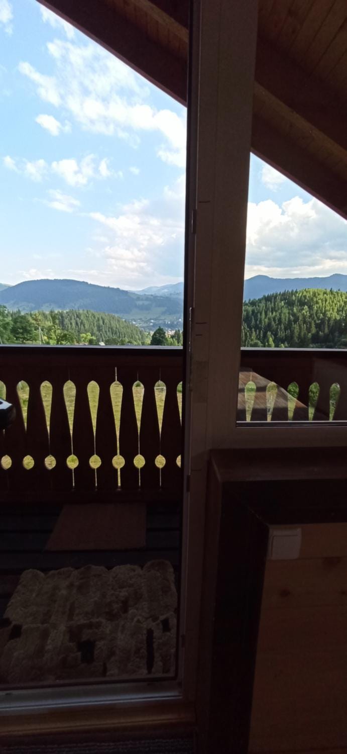 Balcony/Terrace, Mountain view