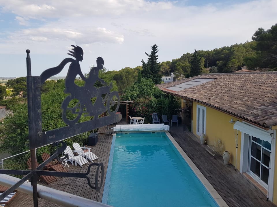 Pool view, Swimming pool, sunbed