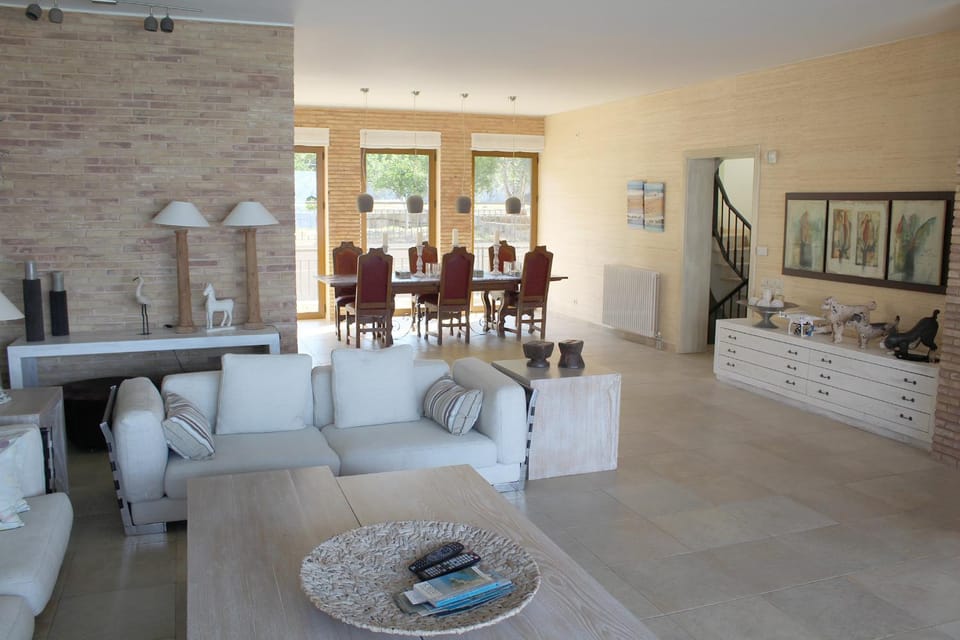 TV and multimedia, Living room, Dining area