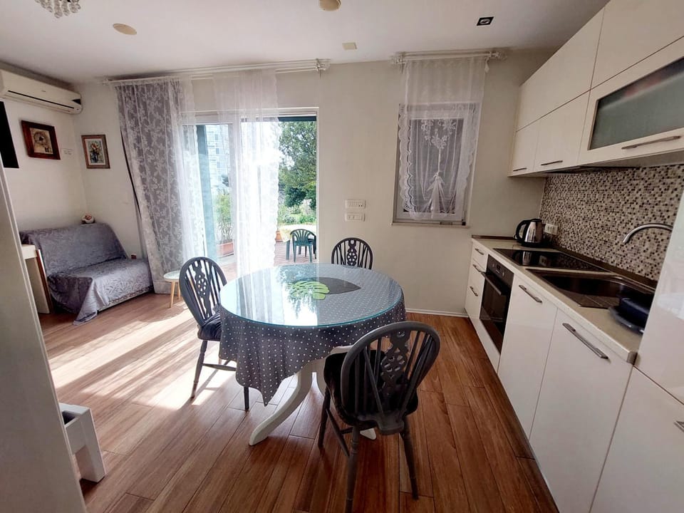 Kula Park Studio Apartment in Split