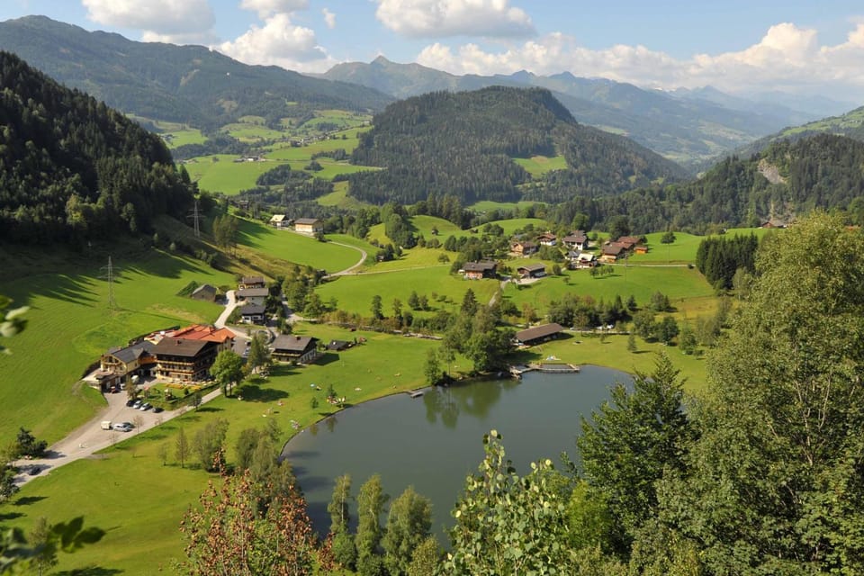 Neighbourhood, Natural landscape