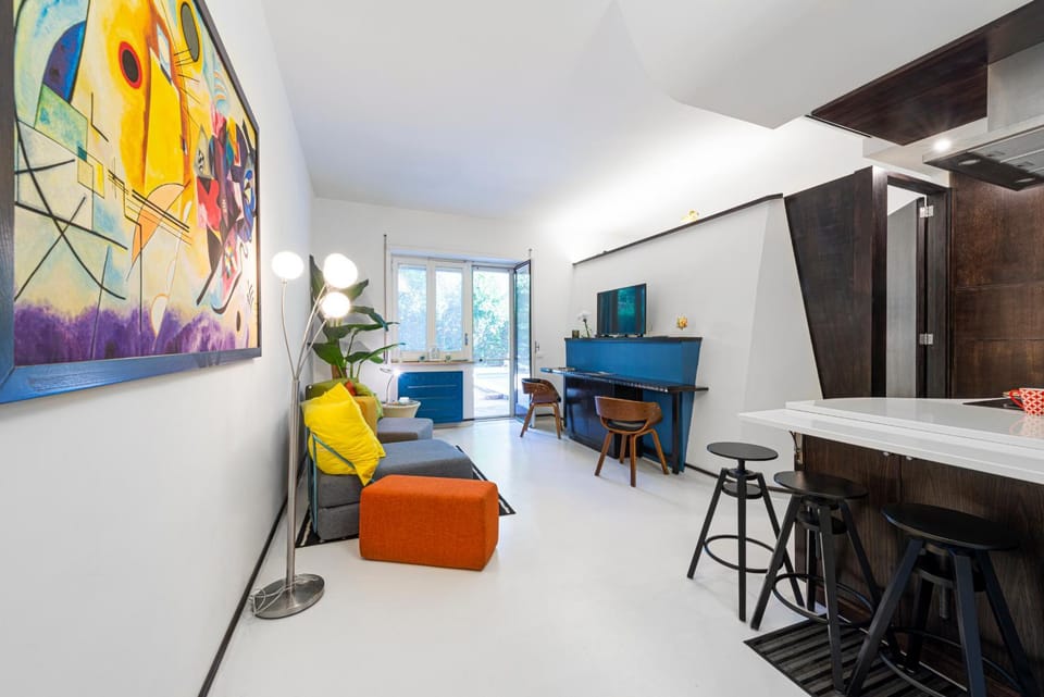 Kitchen or kitchenette, Living room, Food and drinks, Other, Photo of the whole room, Decorative detail, Pool view