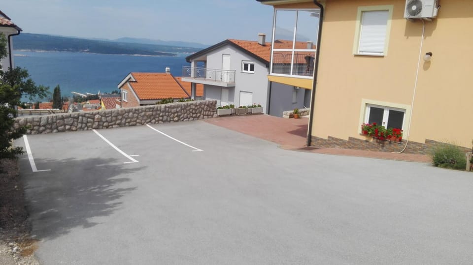 City view, Sea view