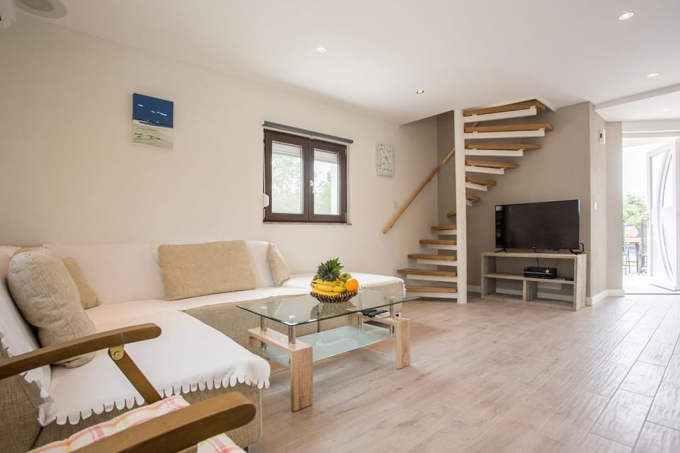 Galizana Peaceful Vacation home Villa in Pula