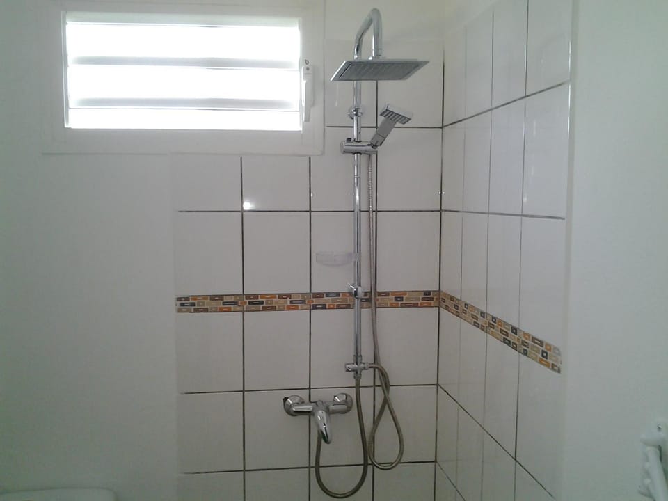 Day, Bathroom