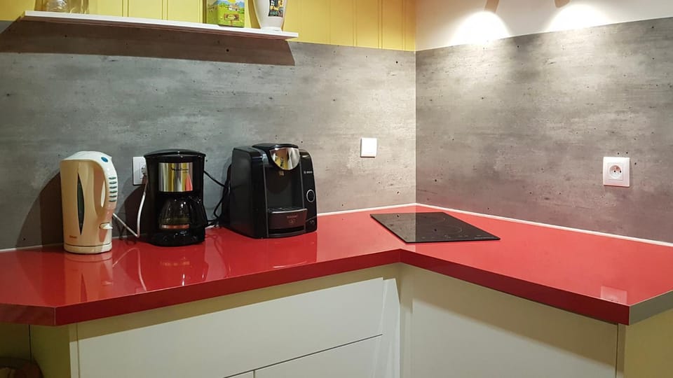 Coffee/tea facilities, Kitchen or kitchenette
