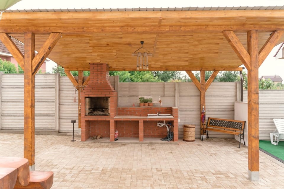 BBQ facilities, Dining area