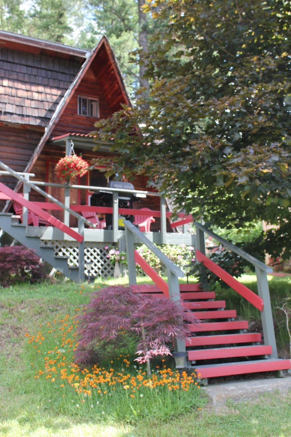 Sunny Bluffs Chalets Chalet in British Columbia