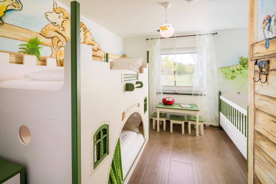 Bedroom, children