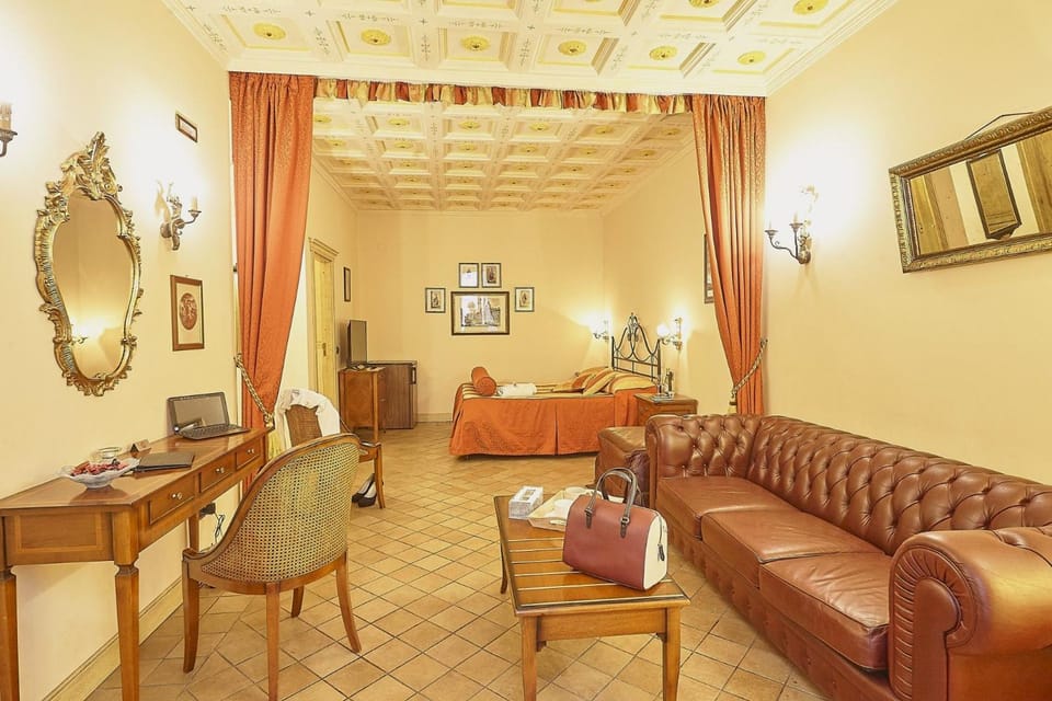 Bathroom, Coffee/tea facilities, Living room, Photo of the whole room, Bedroom, Family, Family
