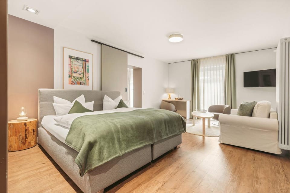 Living room, Photo of the whole room, Bedroom