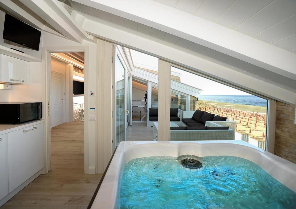 Hot Tub, Sea view