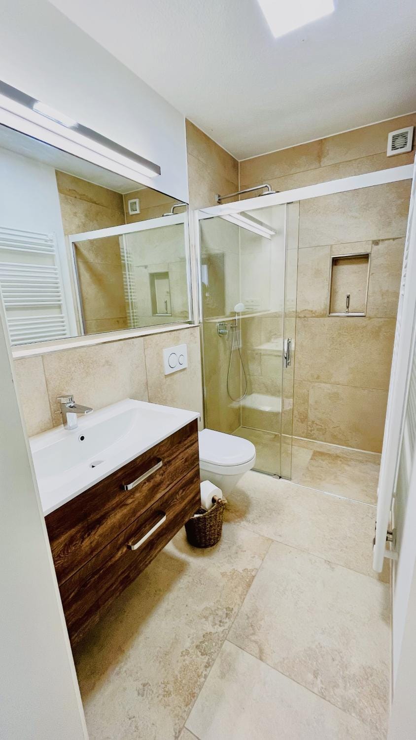 Shower, Toilet, Bathroom