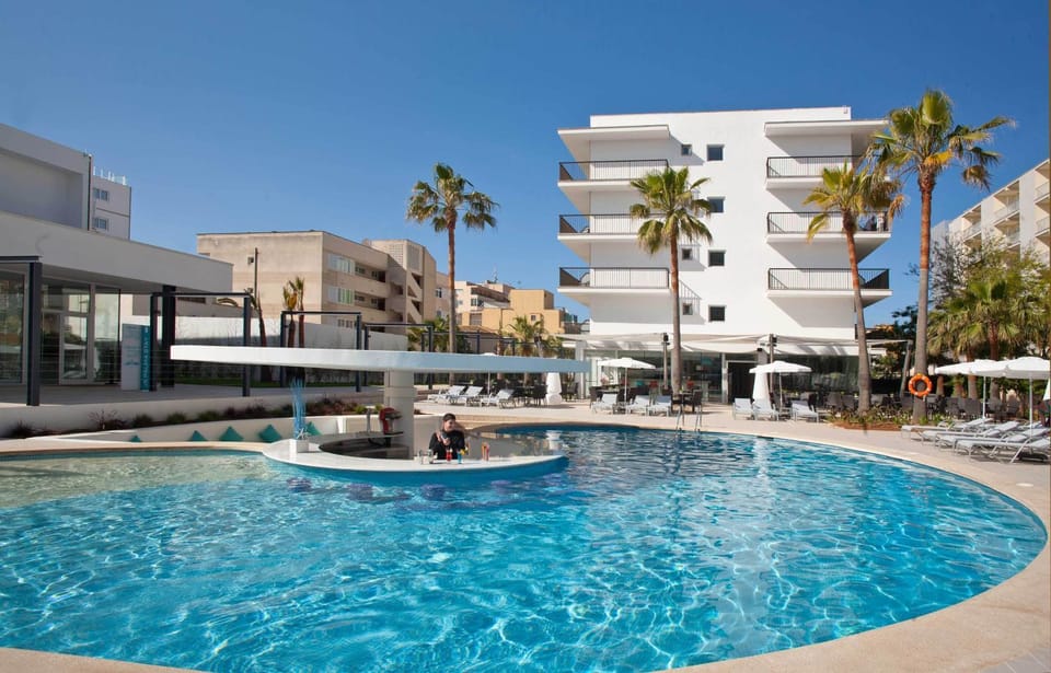 Swimming pool, Swimming pool, Drinks