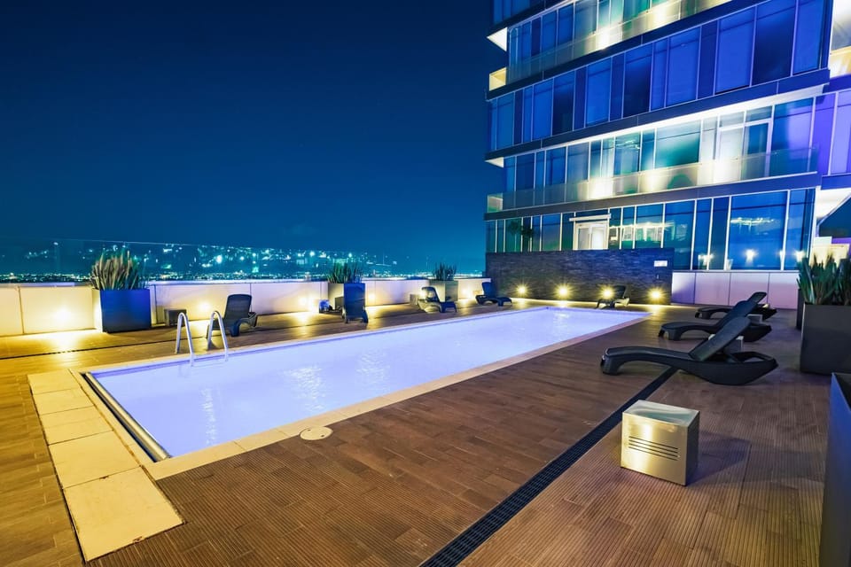 Property building, Swimming pool, Swimming pool, Location, Quiet street view, microwave