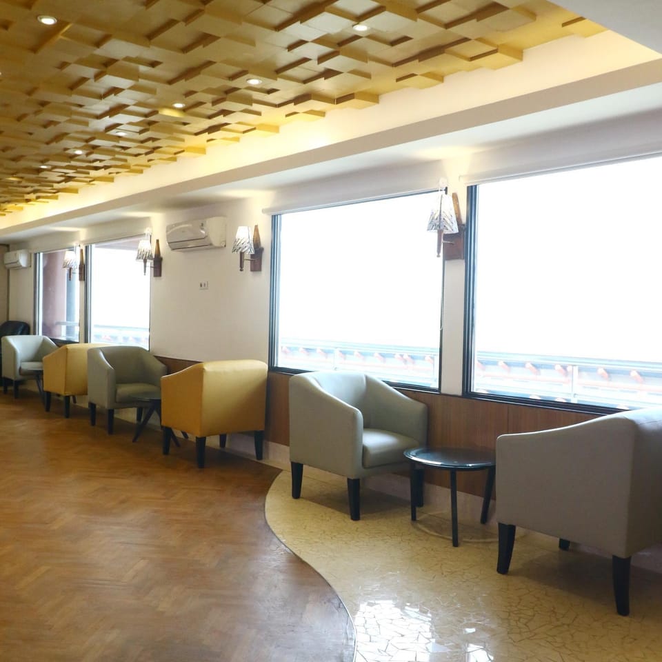 Lounge or bar