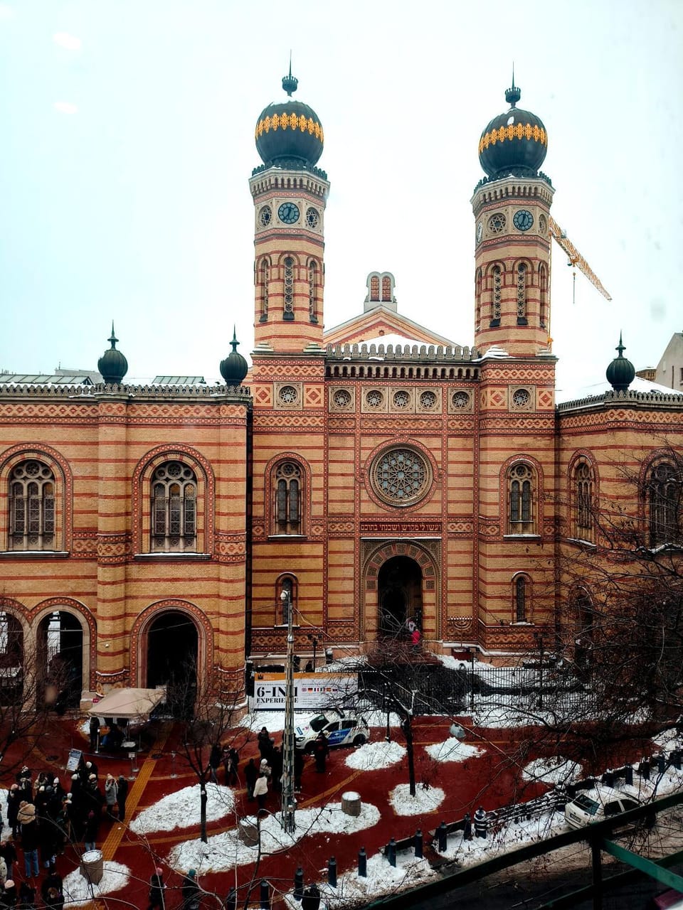 Nearby landmark, Landmark view