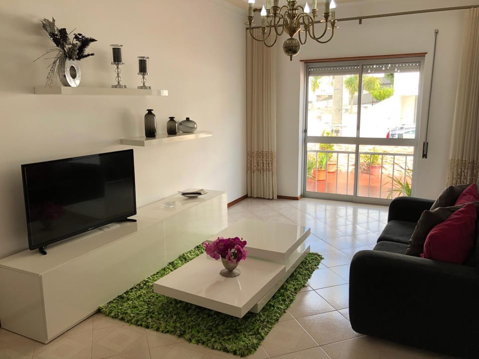 Communal lounge/ TV room, TV and multimedia, Living room