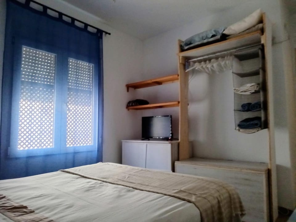 Bedroom, wardrobe