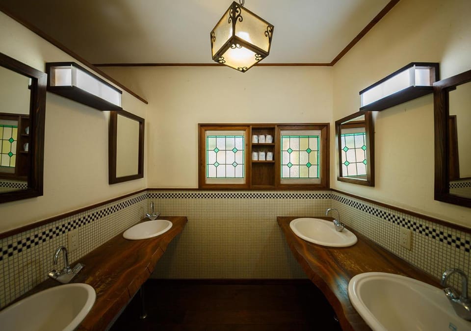 Toilet, Bathroom, Area and facilities, Internal: Not applicable to any particular room