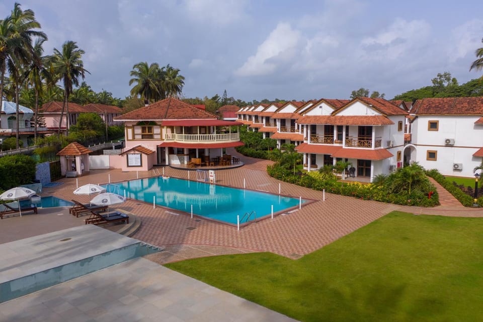 Property building, Swimming pool