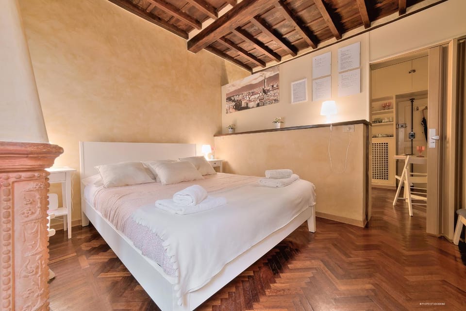 Bed, Photo of the whole room, Bedroom, towels, air conditioner