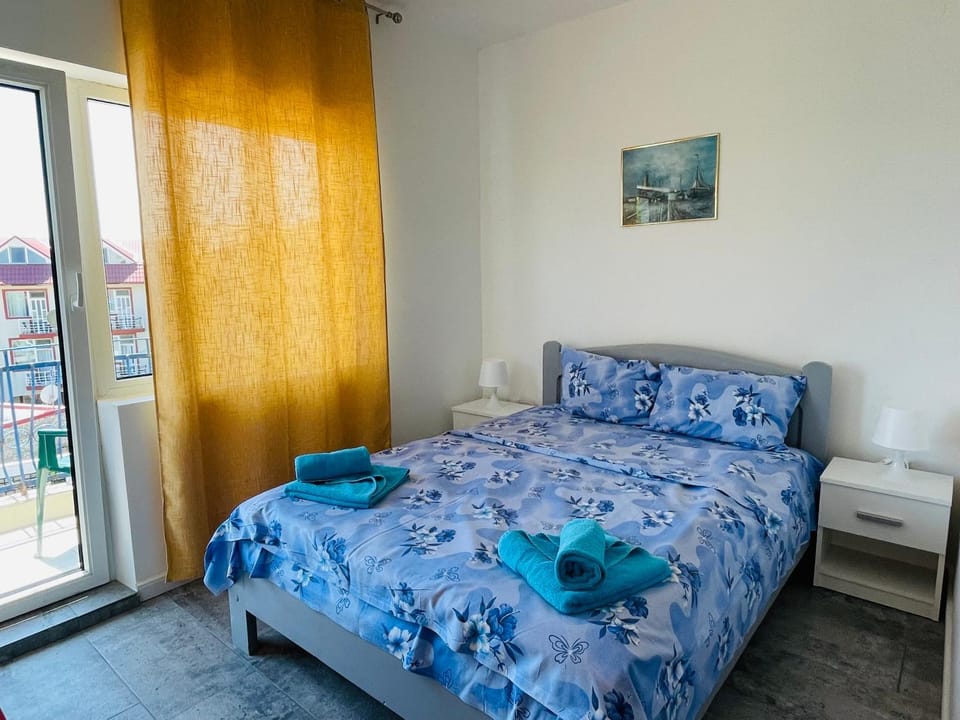 PIERRE la Tarmul MARII -primim Vouchere Vacanta Hostel in Constanța County