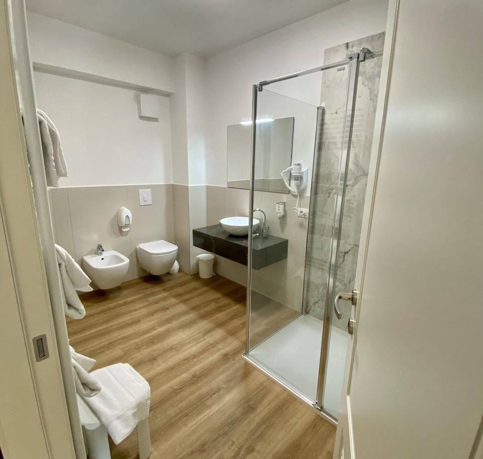Shower, Bathroom, bidet, heating