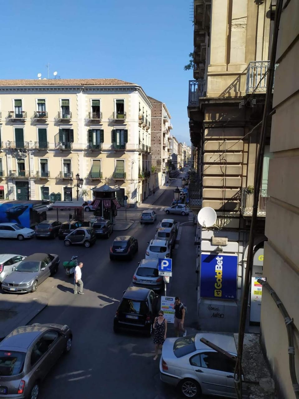Neighbourhood, Street view