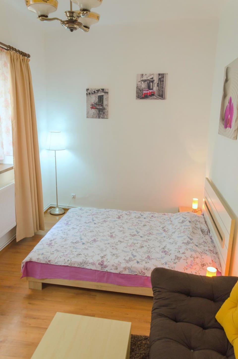 Property building, Photo of the whole room, Decorative detail
