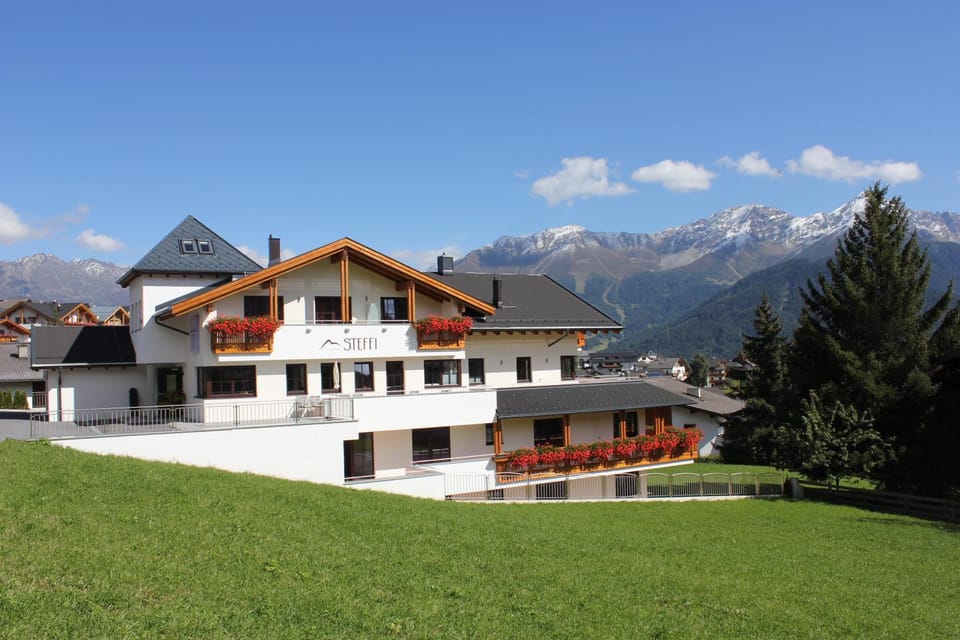 Property building, Facade/entrance, Summer