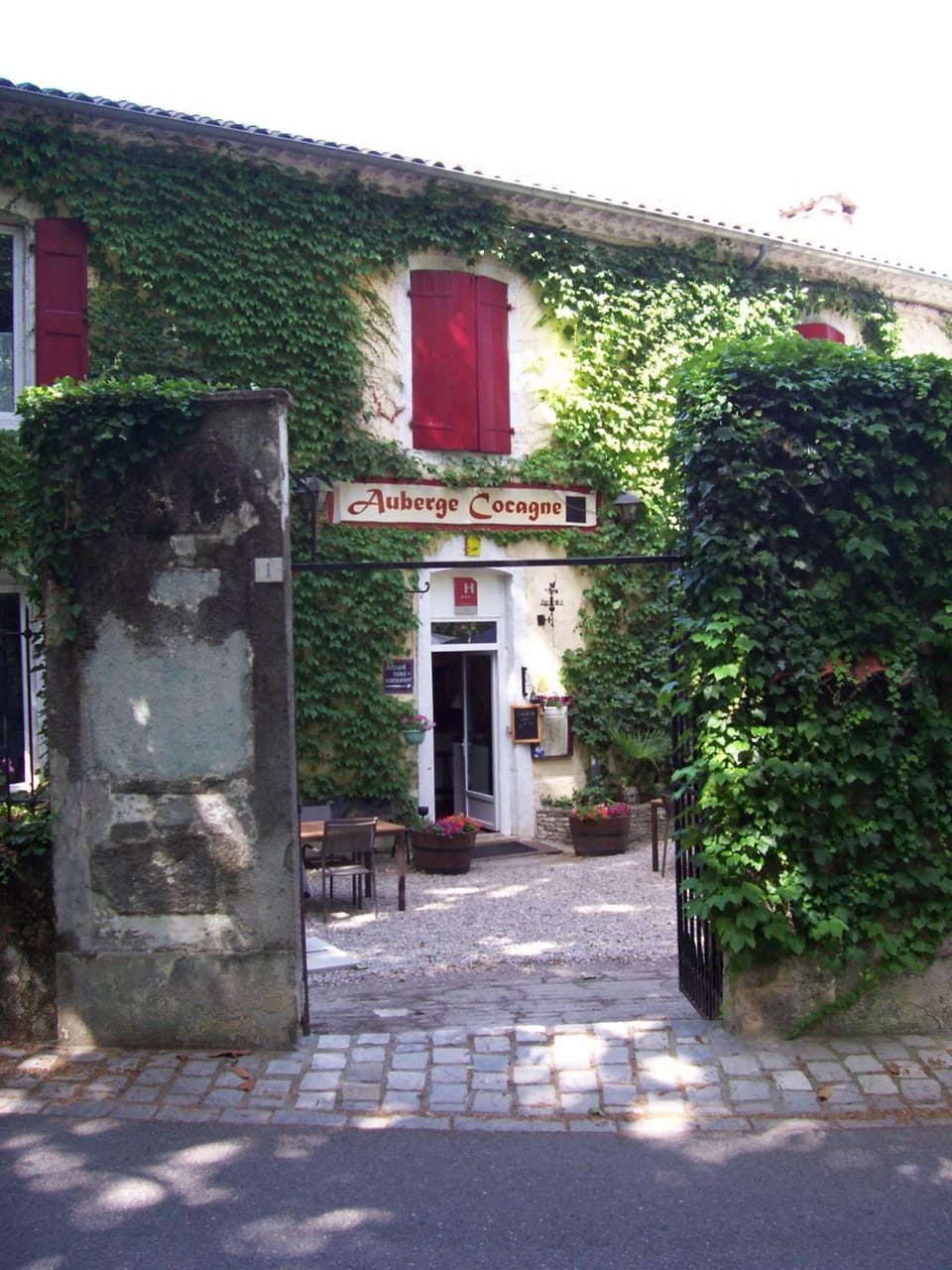 Facade/entrance