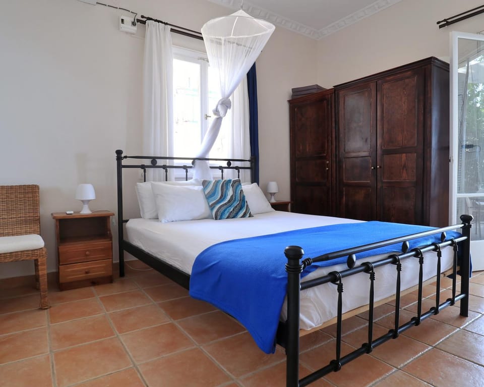 Bed, Bedroom, wardrobe