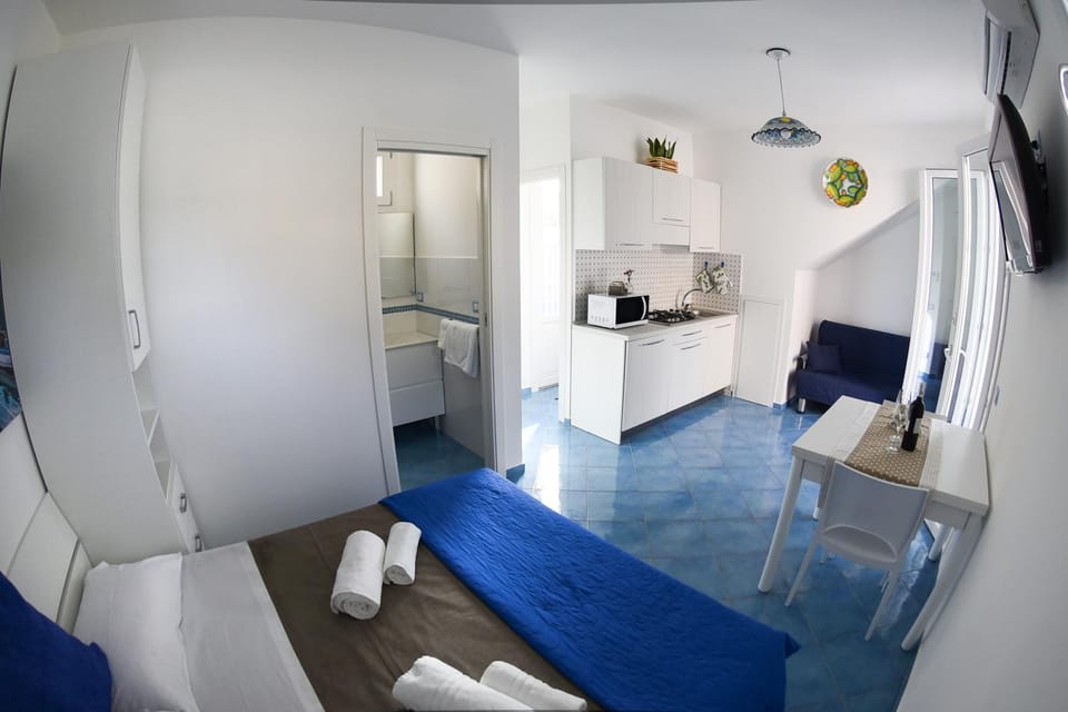 Dining area, Bedroom