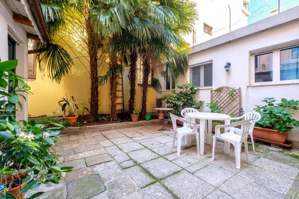 Patio, Facade/entrance, Garden, Garden view