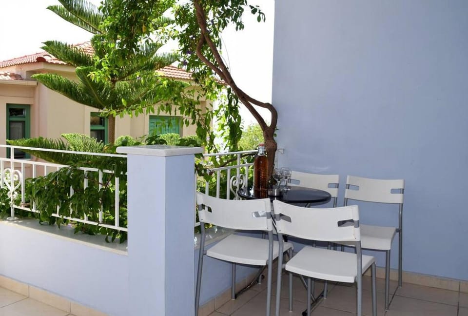 Patio, Balcony/Terrace, Seating area