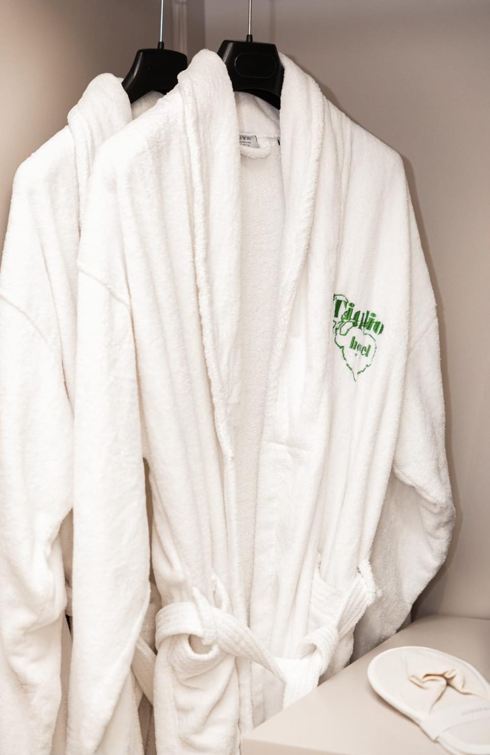 towels, wardrobe