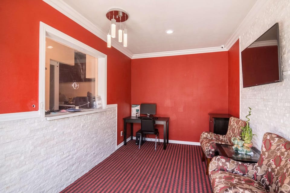 Lobby or reception, On site