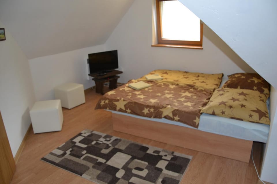 Kitchen or kitchenette, Living room, Bedroom