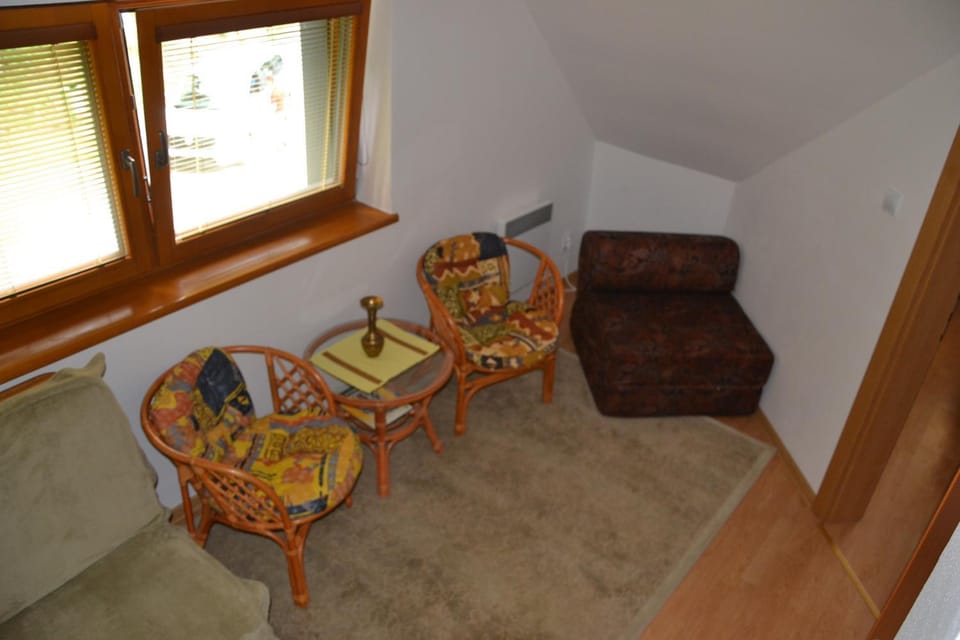 Seating area, Bedroom