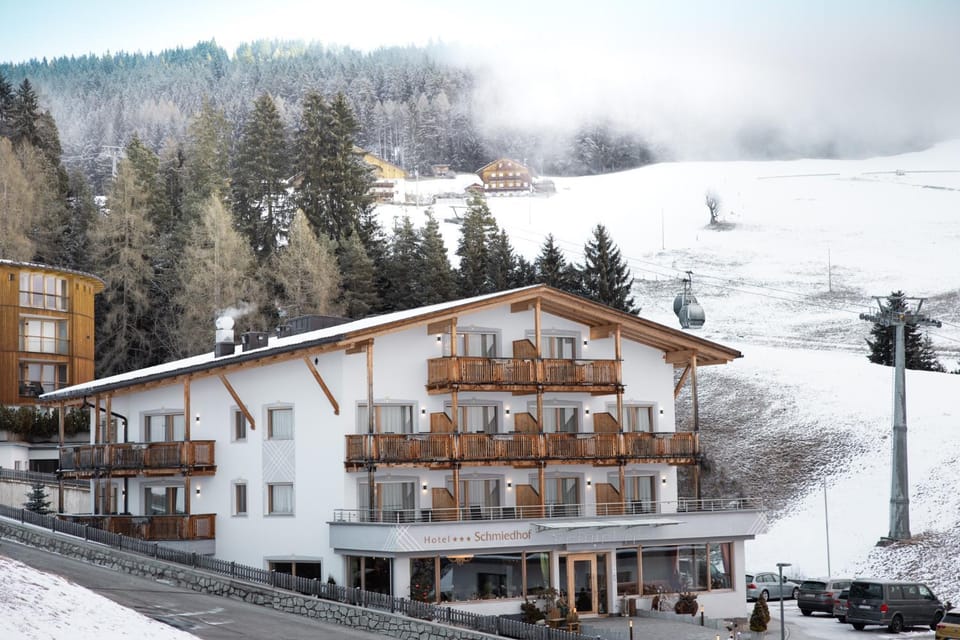 Property building, Winter, Skiing